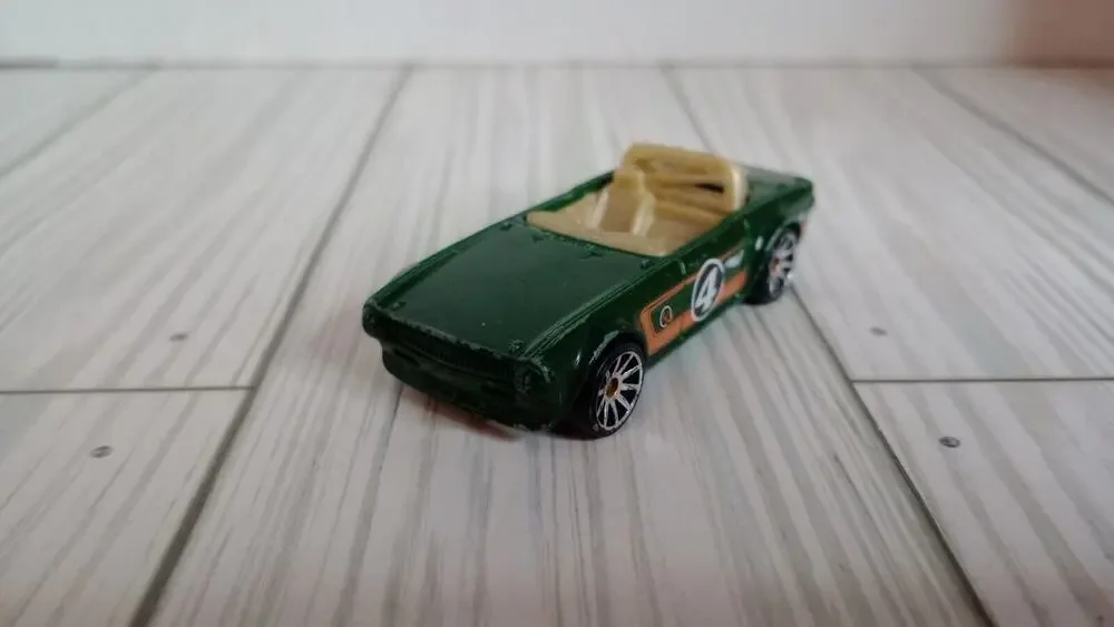 2009 Mattel Hot Wheels 1969 Triumph TR6 - 1:64 - Made in Malaysia
